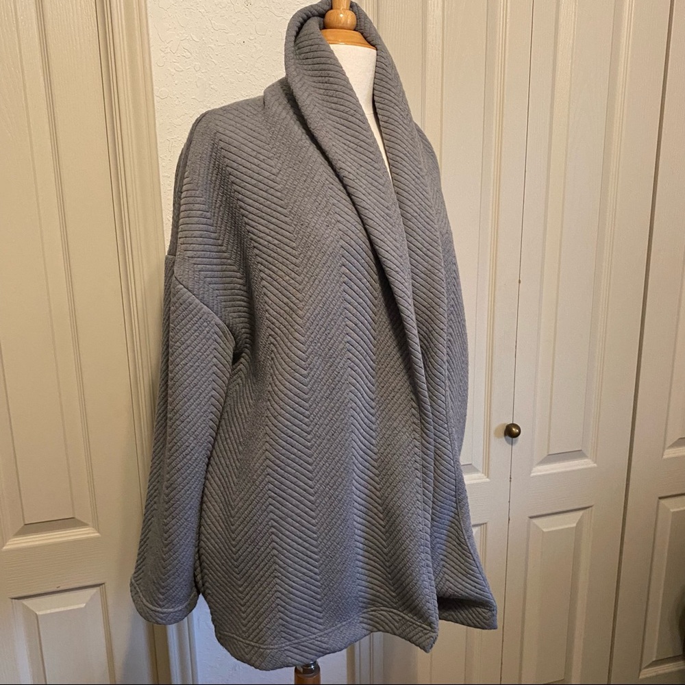 Fabletics Gray Vanessa Quilted Cardigan Winter wear medium preowned